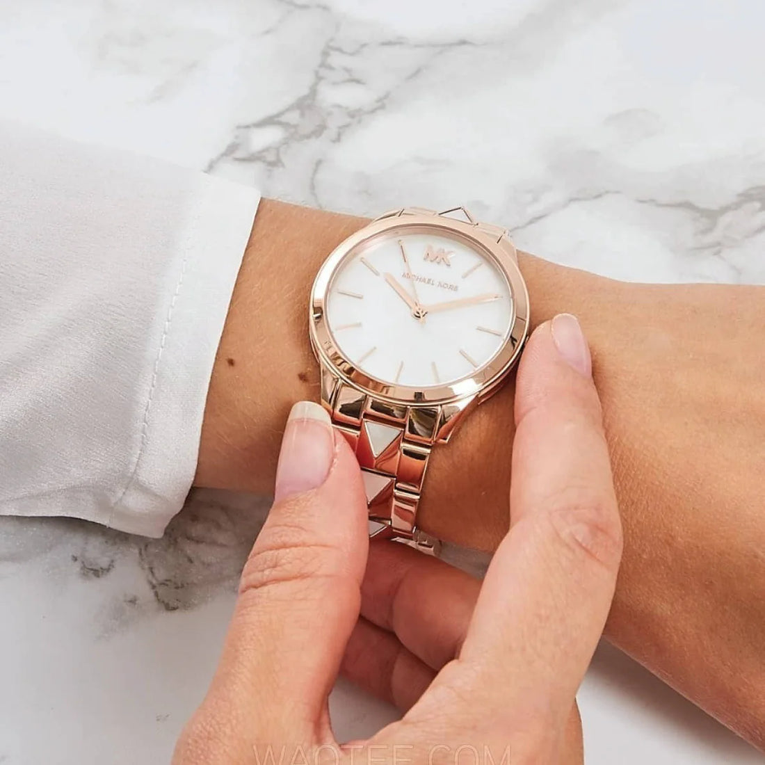 Michael Kors Runway Rose Gold Stainless Steel Mother of pearl Dial Quartz Watch for Ladies - MK-6671