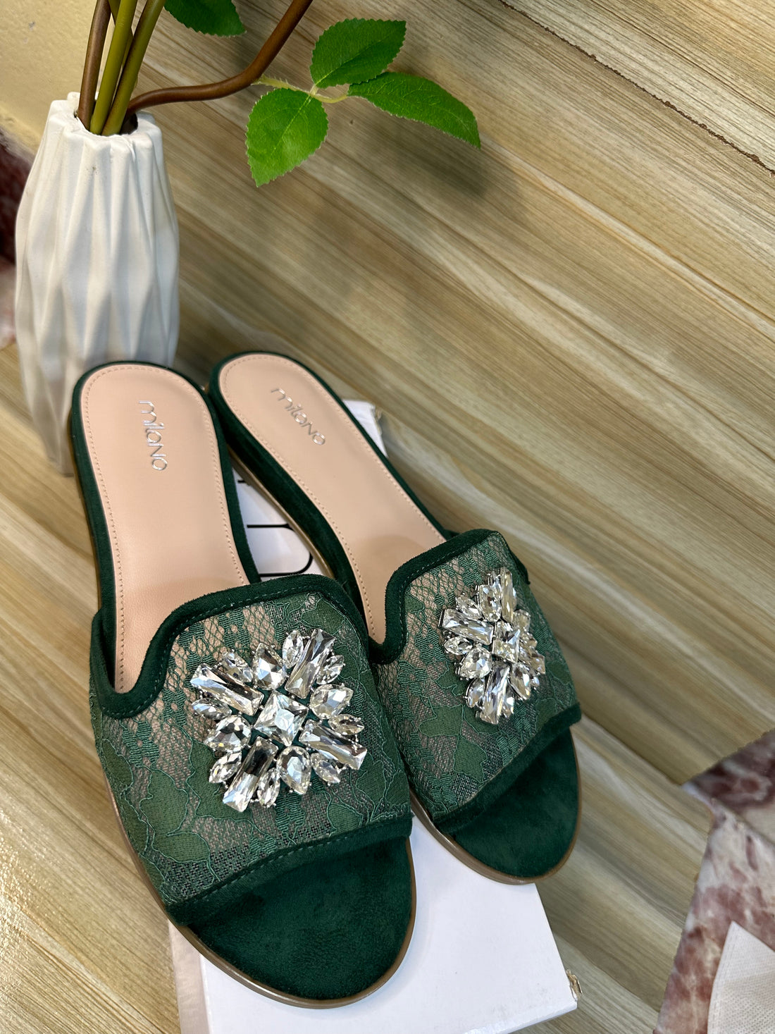 Milano pretty green buckle flats