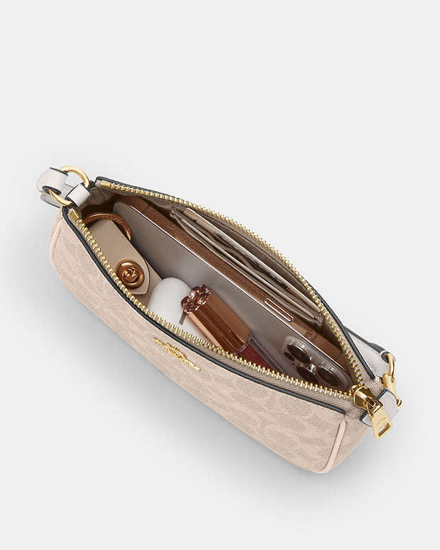 Coach Nolita 19