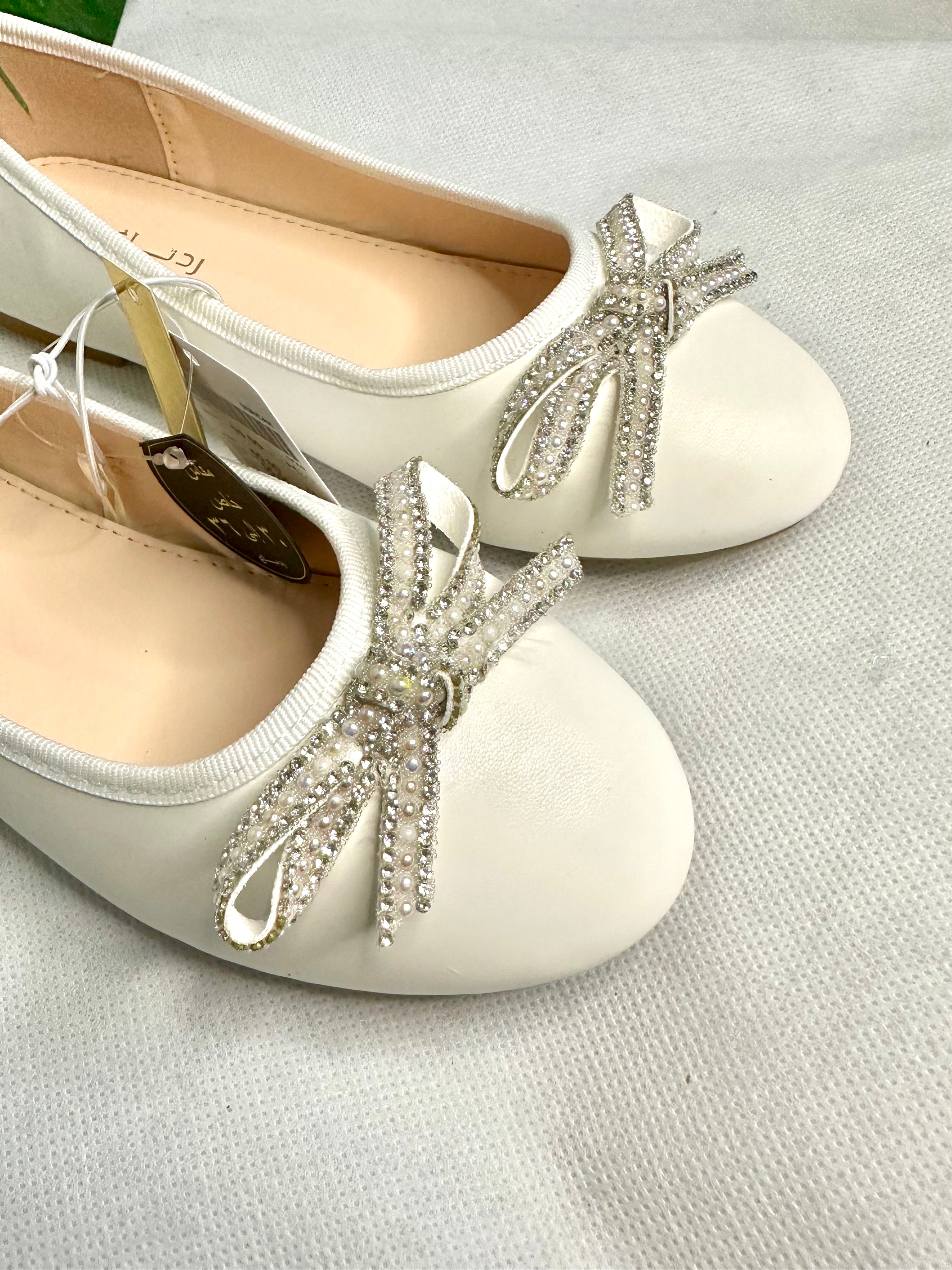 Beautiful redtag white bow embelished pump shoes