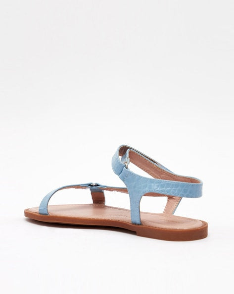 Shoexpress
Textured Sandals with Velcro Fastening