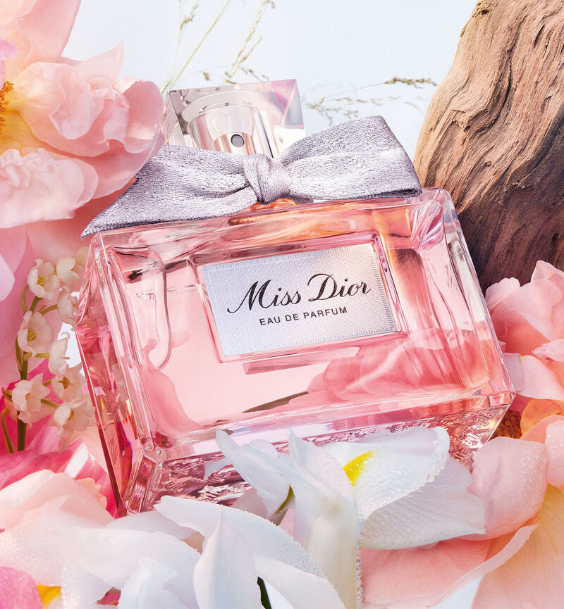 Miss Dior Eau de Parfum
Eau de Parfum - Velvety and Sensual Notes-50ml