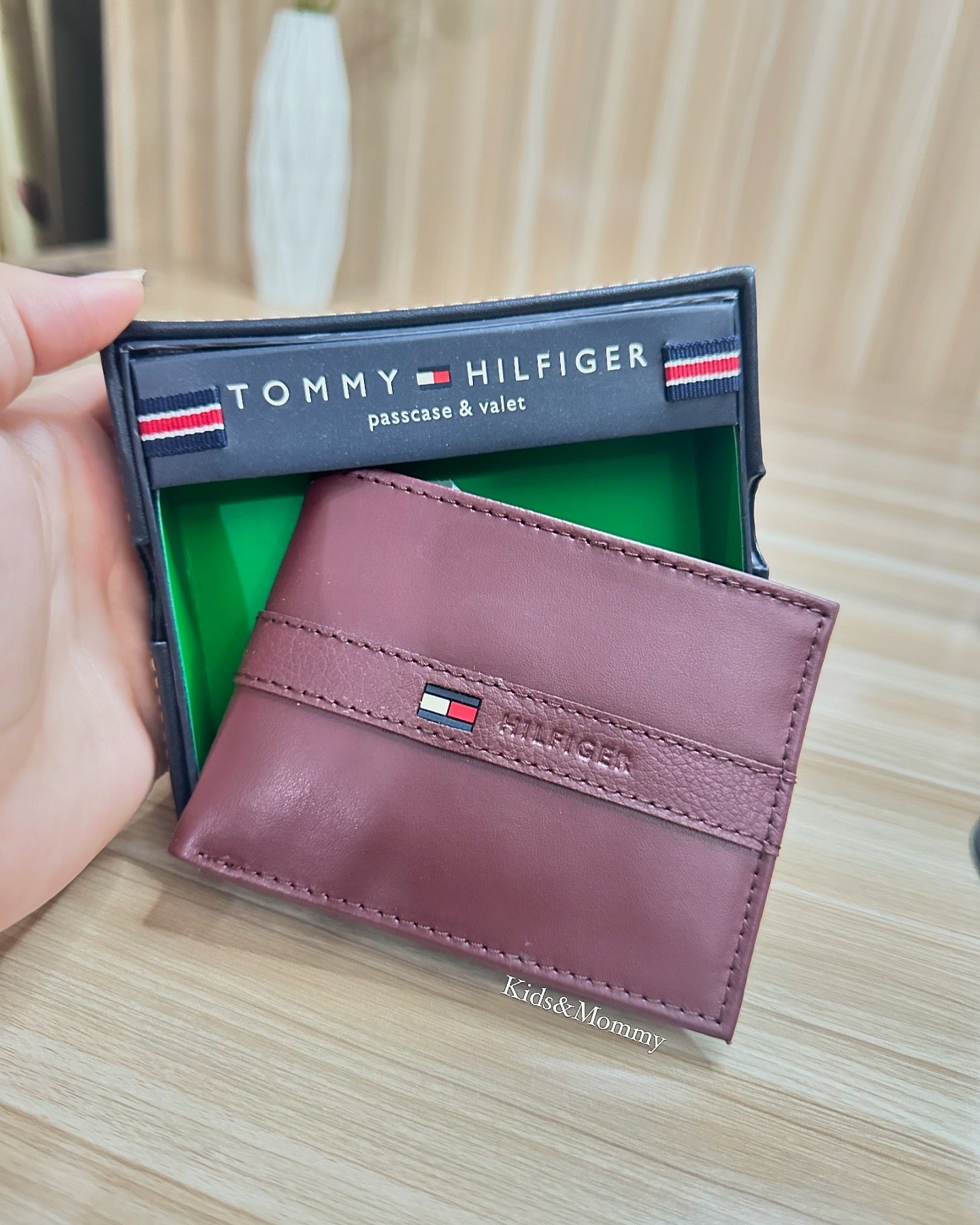 TOMMY HILFIGER men’s wallet.( burgundy)