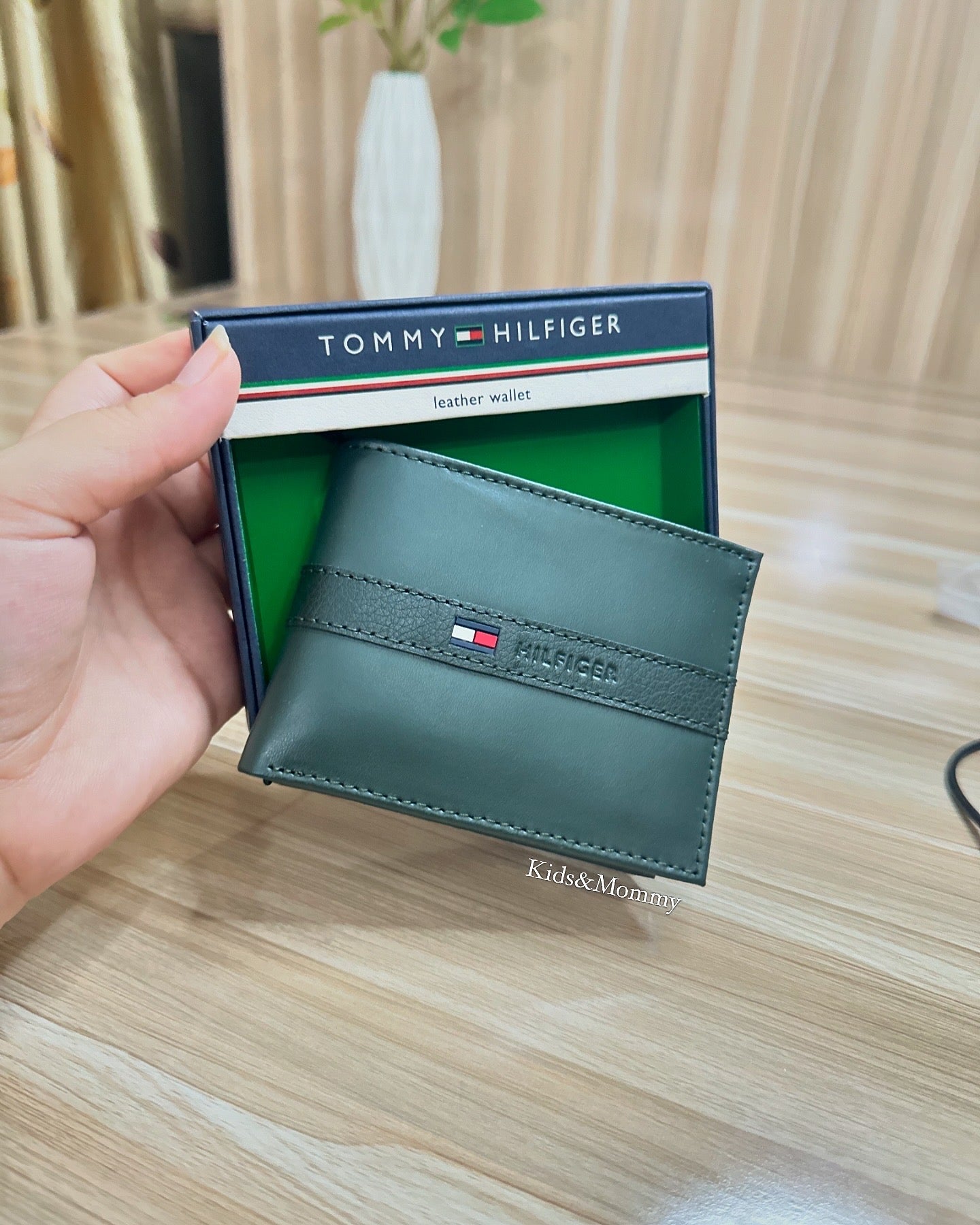 TOMMY HILFIGER Men’s wallet(Green)