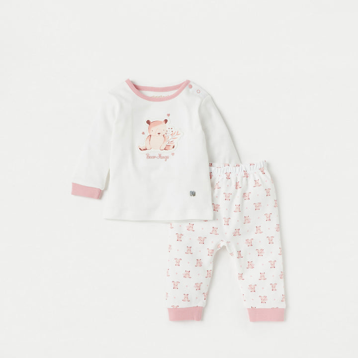 GiggLes
Printed T-Shirt and Pajama
Pants Set