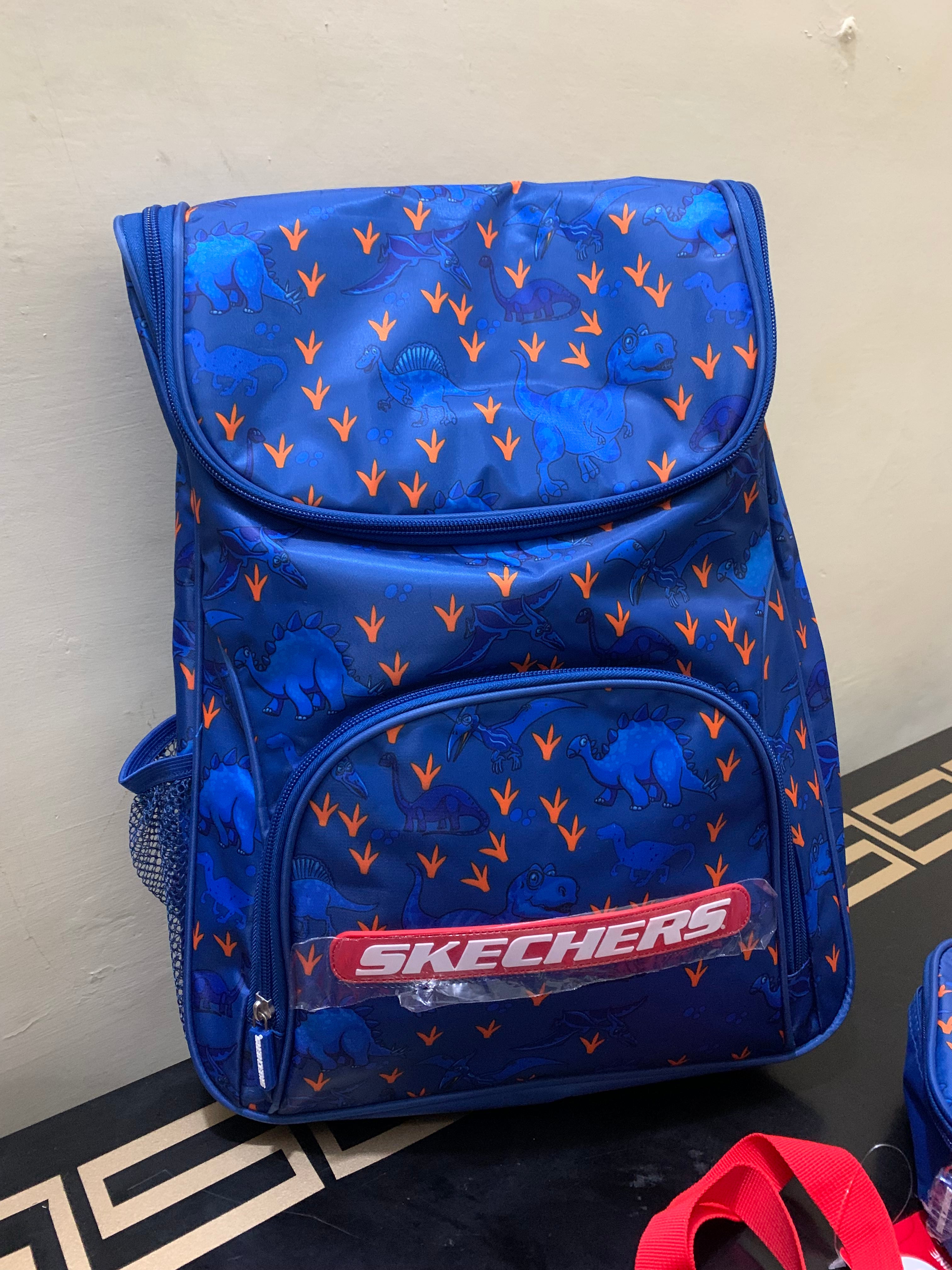 SKECHERS School bag set.